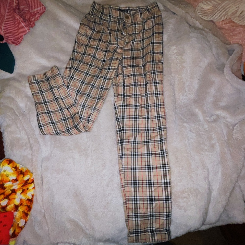 Nasty Gal tan and red gingham tapered pants 🪐 size 6/medium